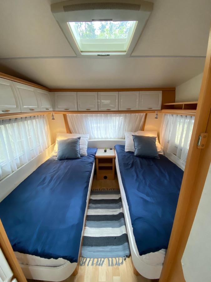 Hotel Przyczepa Abordaz Na Campingu Kormoran Hel Exterior foto